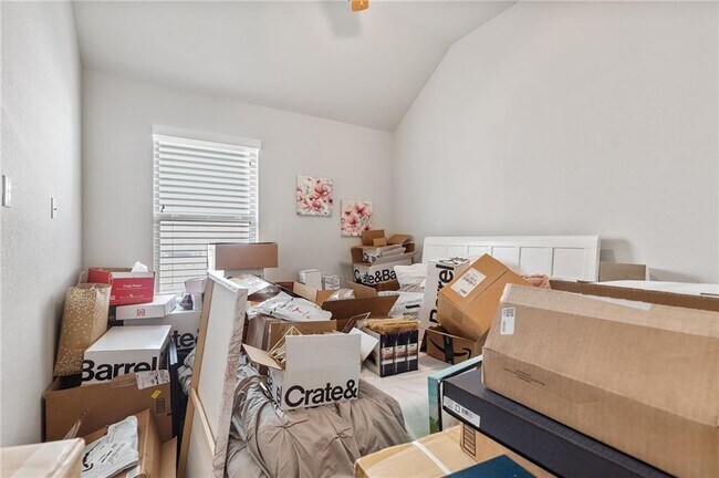 Building Photo - 2925 Mossy Springs Dr