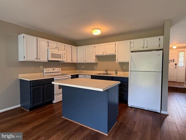 Building Photo - 81 Louis James Ct