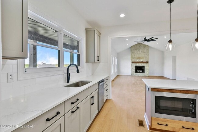 Building Photo - Amazing New Country Home For Rent