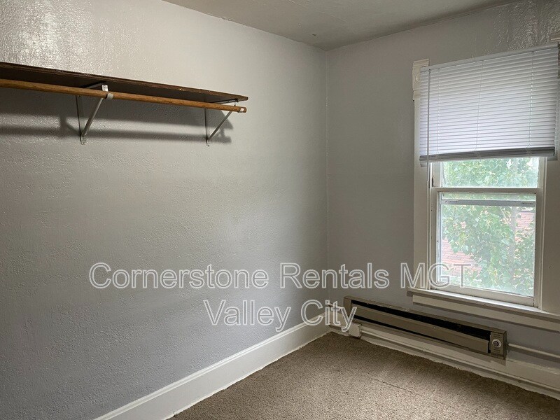 Building Photo - 205 3rd Ave SE