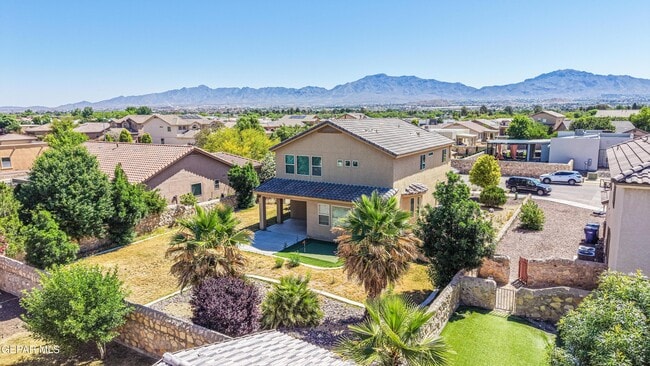 Building Photo - 5525 Valley Cedar Dr