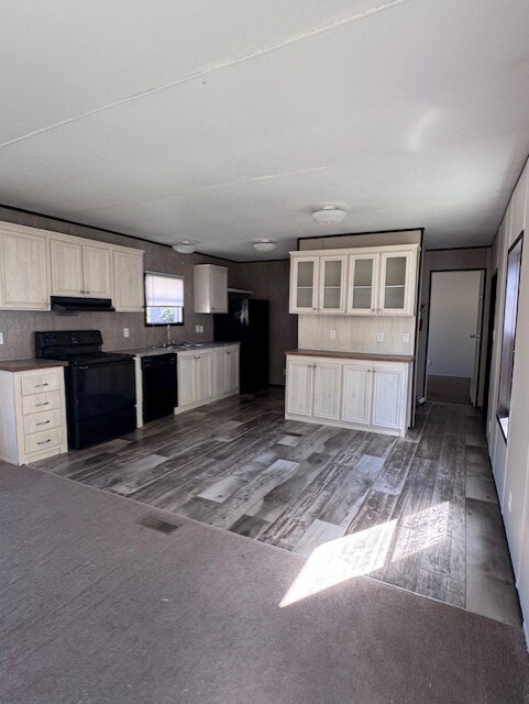 Building Photo - 1 Leila Dr