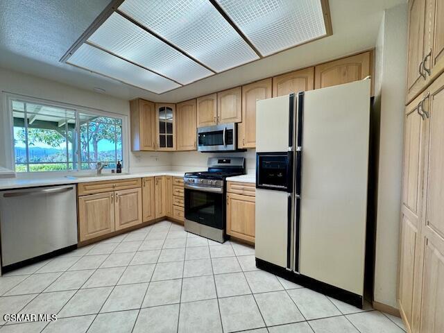 Building Photo - 5927 Dovetail Dr