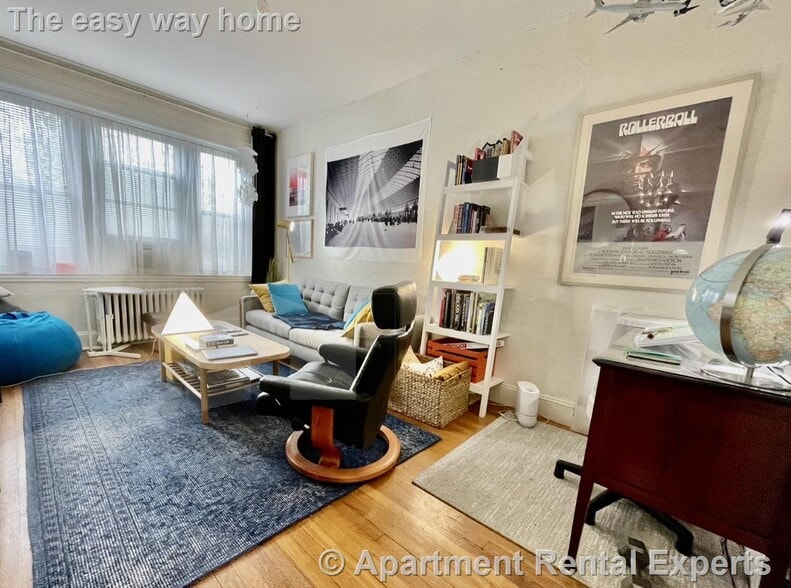 Building Photo - 73 Martin St