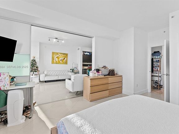 Building Photo - 90 SW 3rd St