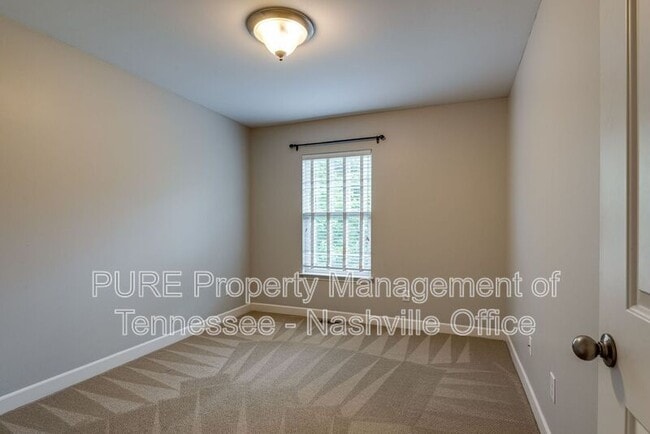 Building Photo - 553 Rosedale Ave