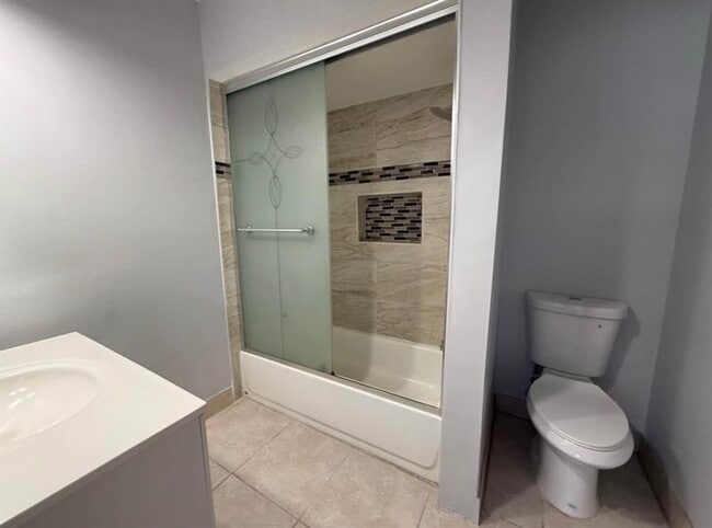 Building Photo - 8736 SE Algozzini Pl