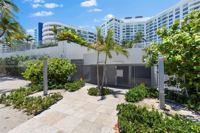 Building Photo - 5151 Collins Ave