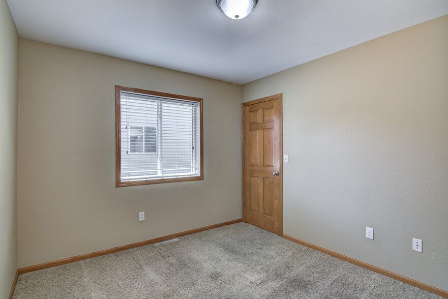 Building Photo - 3904 London Rd