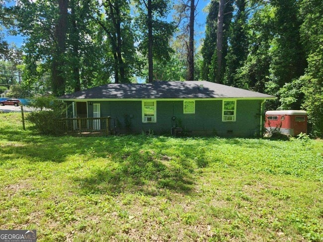 Building Photo - 3220 Memorial Dr