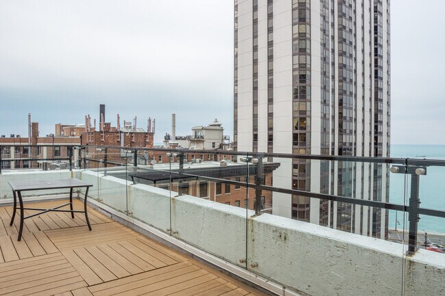 Building Photo - 227 E Walton Pl