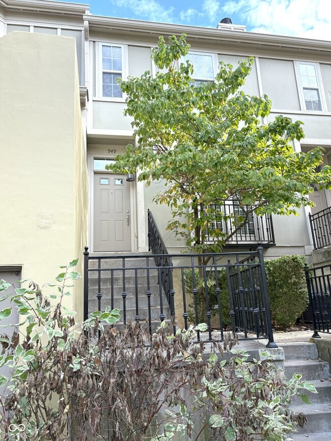 Building Photo - 949 Junction Pl