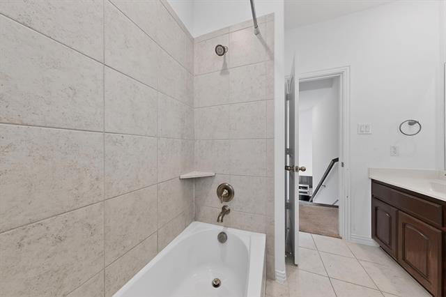 Building Photo - 2249 English Ivy Rd