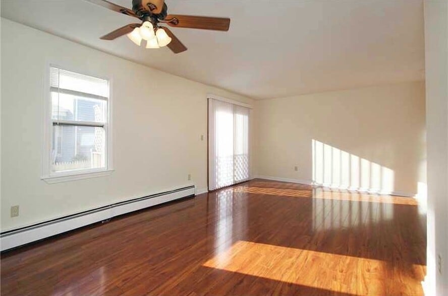 Building Photo - 18 Homer St