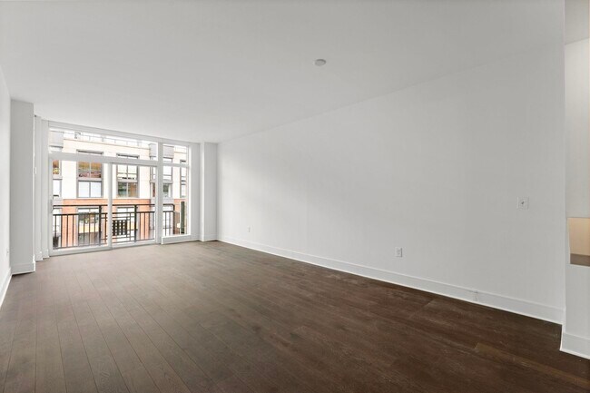 Building Photo - 1100 Maxwell Ln