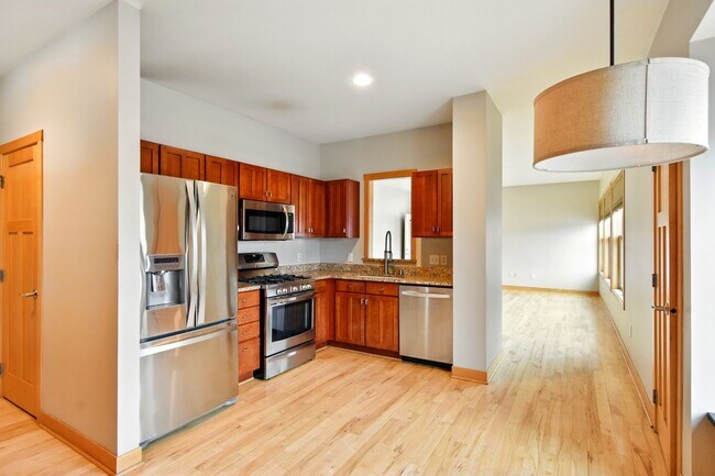 Building Photo - Newhall 29 LLC