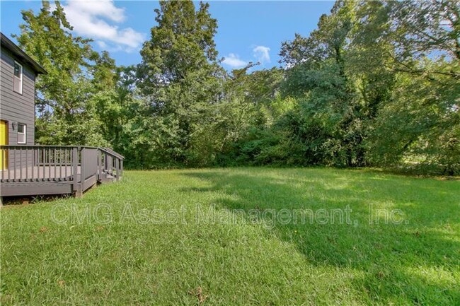 Building Photo - 551 Valley Hill Rd SE