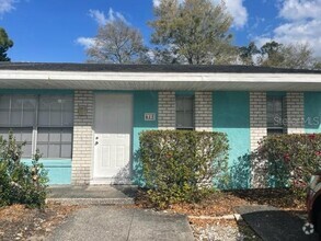Building Photo - 615 Quail Hollow Dr
