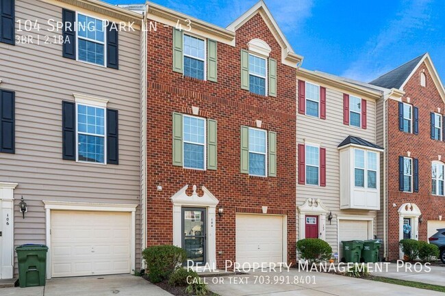 Building Photo - 3 Bed Townhome near I-95!