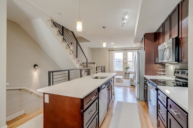 Building Photo - 2426 Welton St