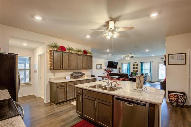 Building Photo - 1004 Basswood Ln