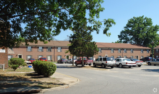 Primary Photo - Regency Square Apartments