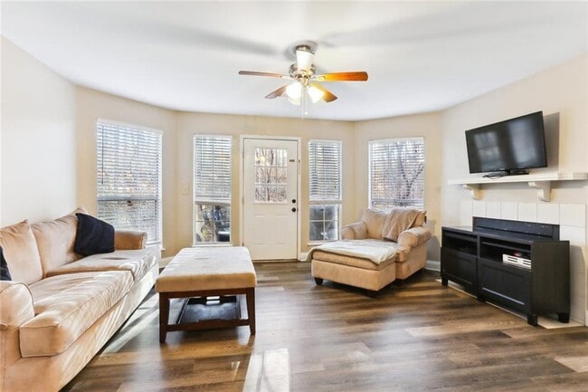Building Photo - 914 Wentworth Ct
