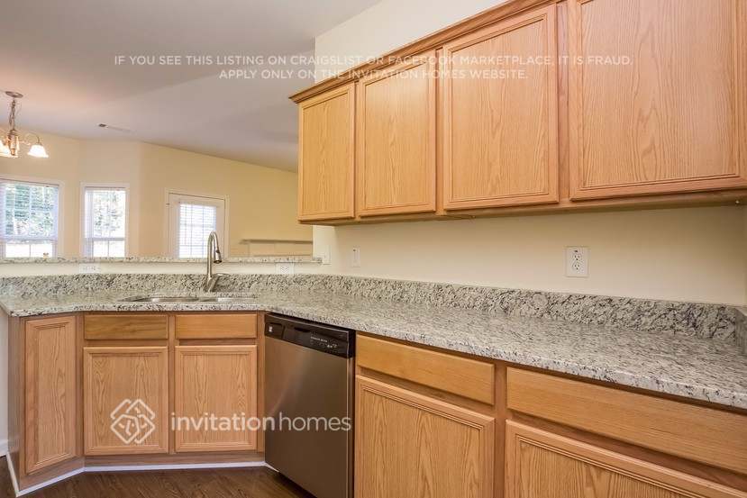 Building Photo - 2652 Sedgeview Ln NE