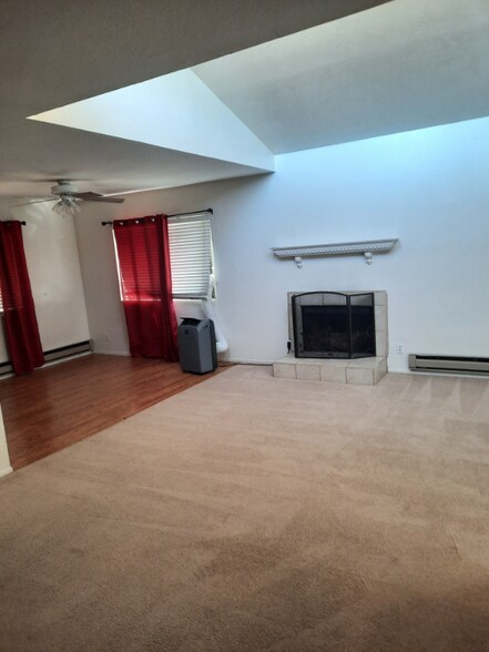 Primary Photo - 333 W Leroux St