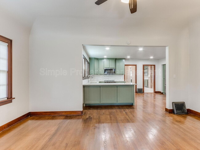 Building Photo - 2529 NW 16th St