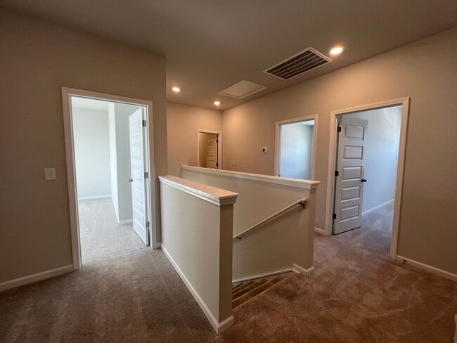 Building Photo - Surfside Beach - 3 bedroom / 2.5 Bathroom Home