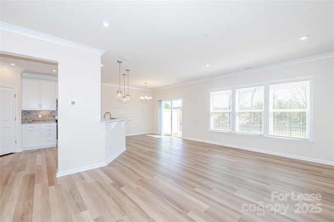 Building Photo - 23018 Clarabelle Dr