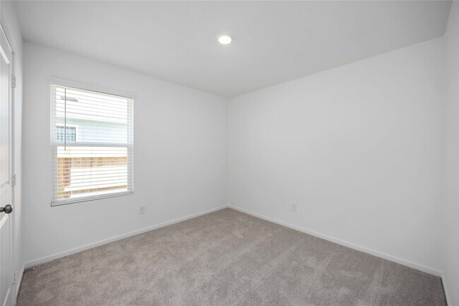 Building Photo - 4915 Esperanza Ter Dr