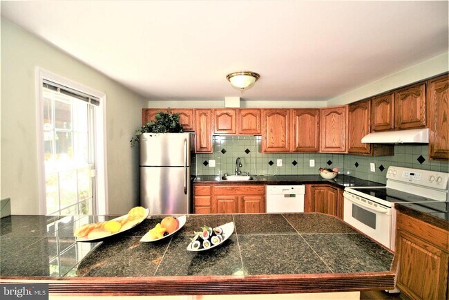 Building Photo - 10602 Tuppence Ct