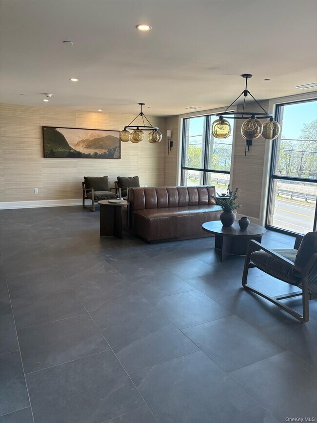 Building Photo - 25 S Riverside Ave