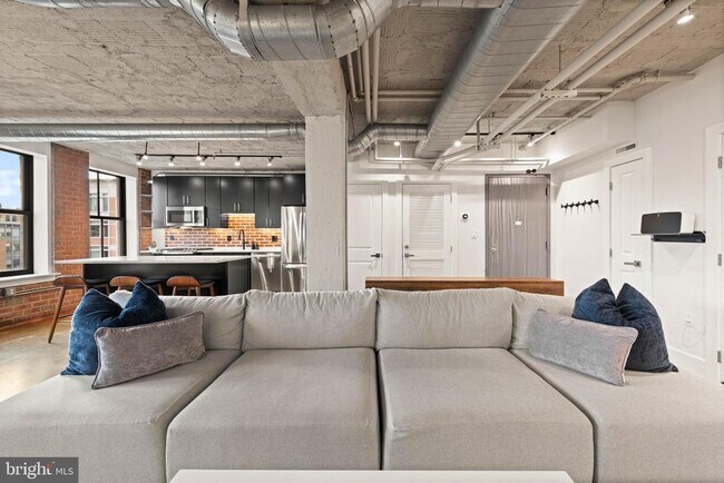 Building Photo - 916 G St NW