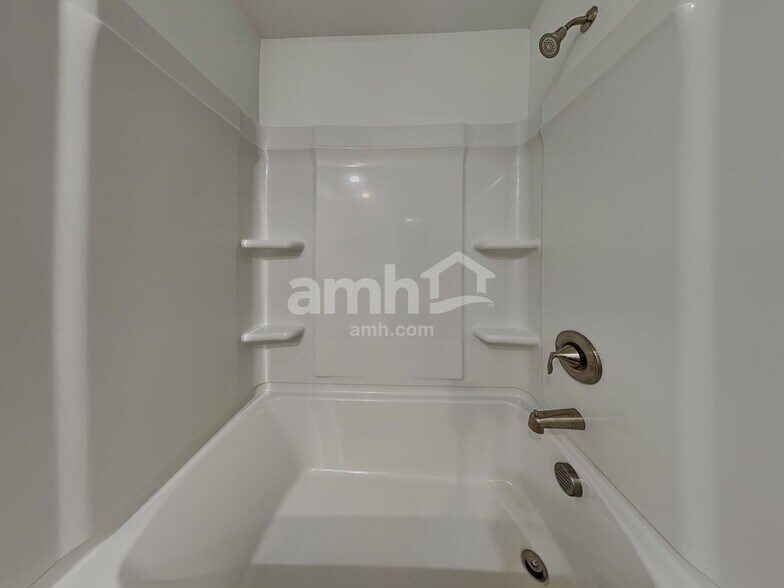 Building Photo - 6042 Rosemore Ln