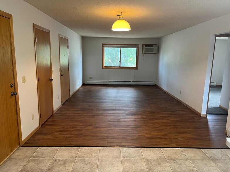 Building Photo - 13377 Cypress Dr