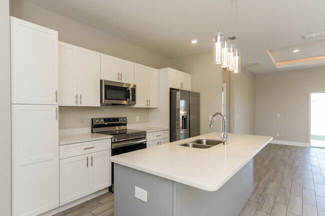 Building Photo - 398 Camellia Ct