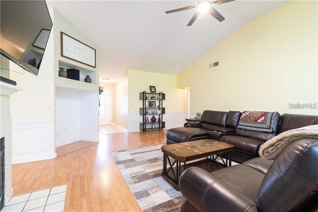 Building Photo - 1907 Coral Tree Ct