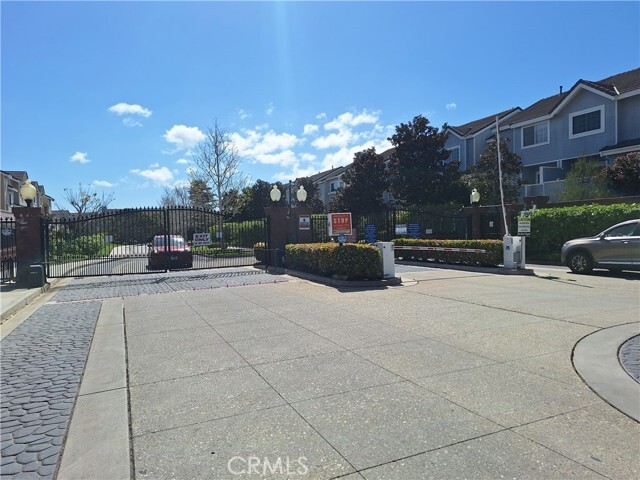 Building Photo - 2800 Plaza del Amo