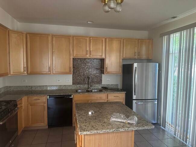 Building Photo - 2898 Falling Waters Dr
