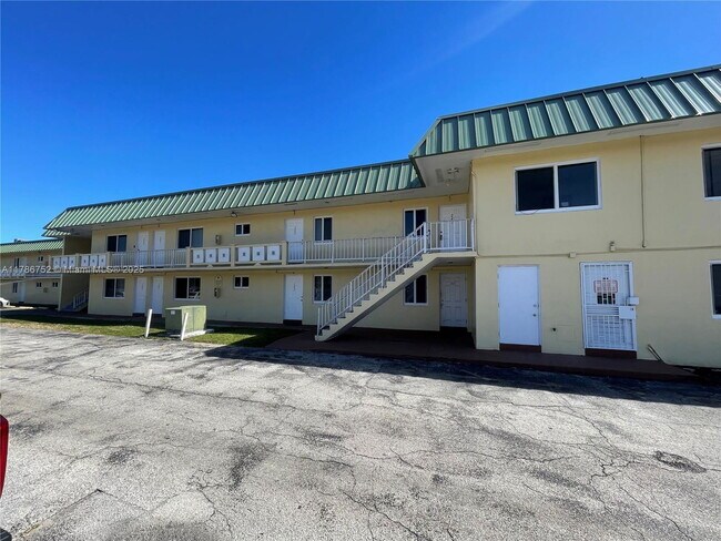 Primary Photo - 505 NW 177th St
