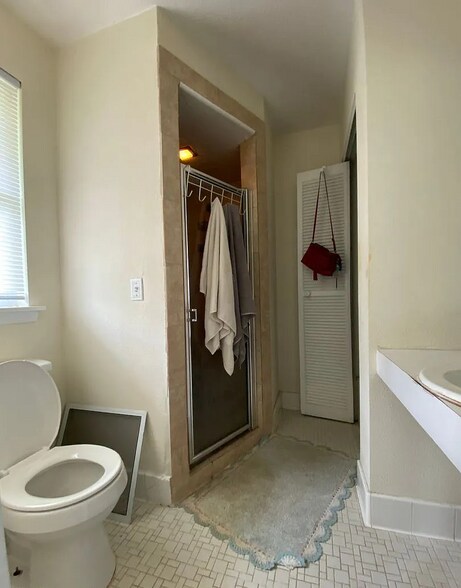 Building Photo - 2331 Champion Ct