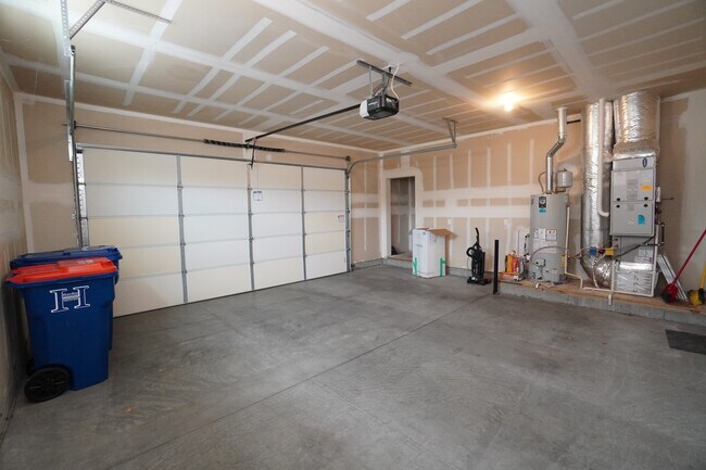 Building Photo - 38 E Ranch Dr