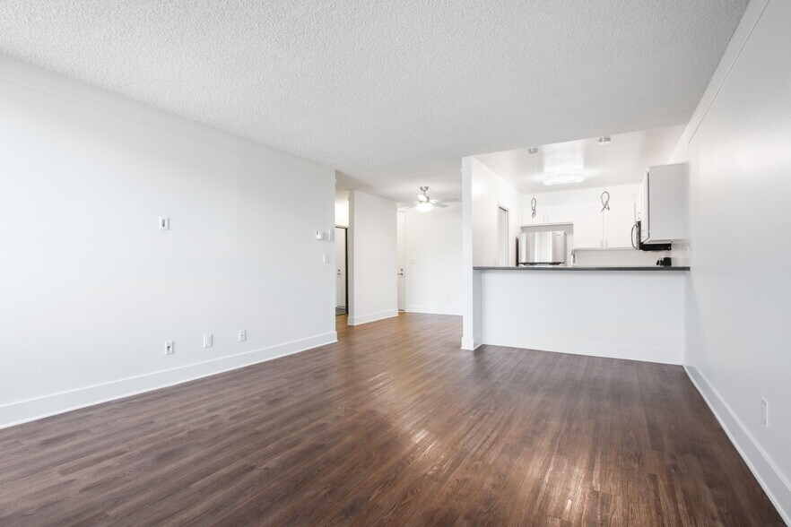 Building Photo - 801 2nd Street