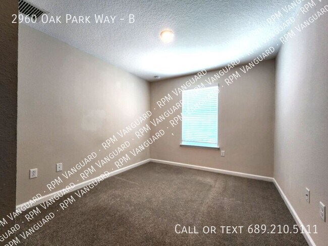 Building Photo - 2960 Oak Park Way