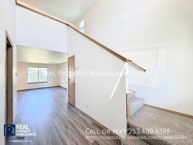 Building Photo - 1539 E 91st St