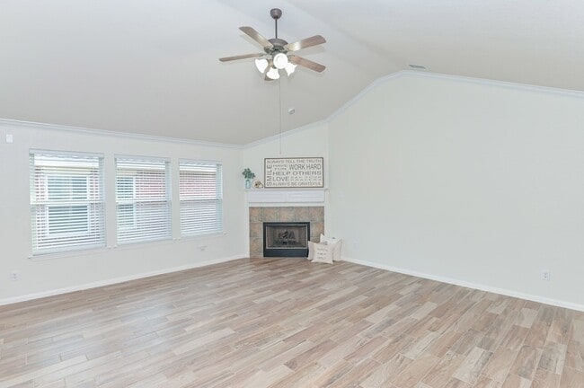 Building Photo - 4022 Mt Everest Way
