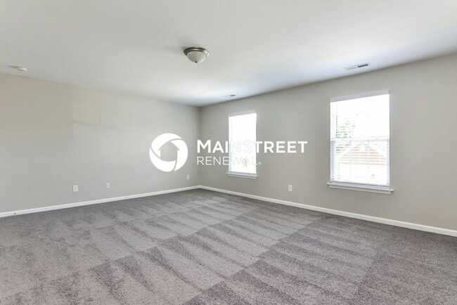 Building Photo - 4 Bedroom Pet-Friendly Home in Fuquay-Varina, NC with Main Street Renewal
